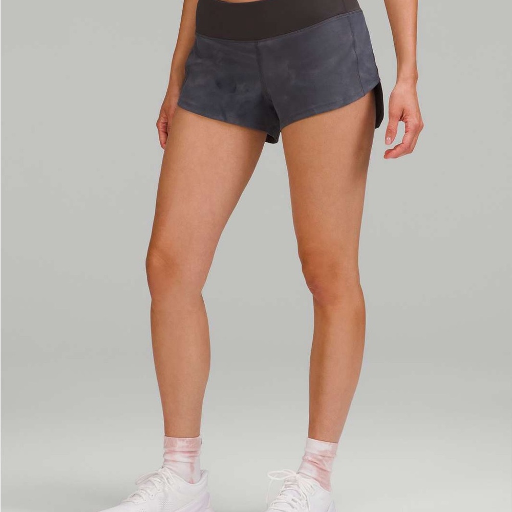 Lululemon Speed Up HR 4 inch Lined Shorts in Grey Smoke SZ 8